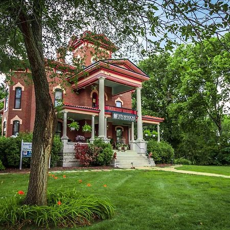 Lyons Twin Mansions Hotel Fort Scott Buitenkant foto