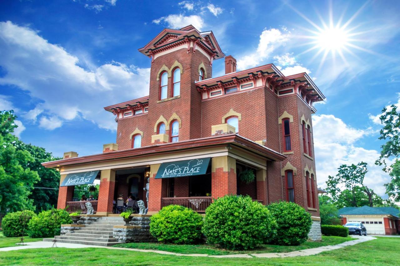 Lyons Twin Mansions Hotel Fort Scott Buitenkant foto