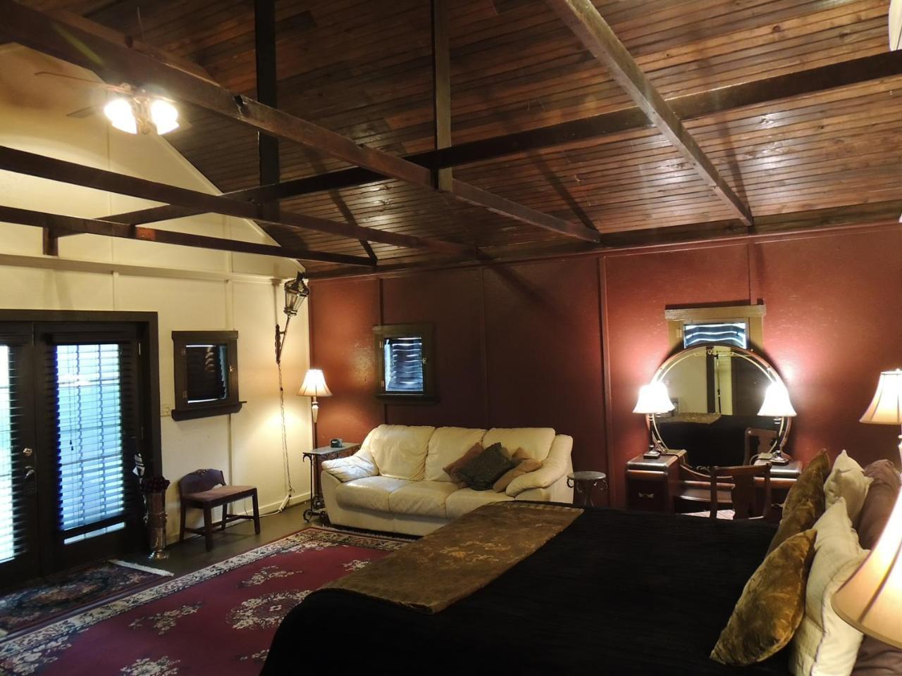 Lyons Twin Mansions Hotel Fort Scott Buitenkant foto
